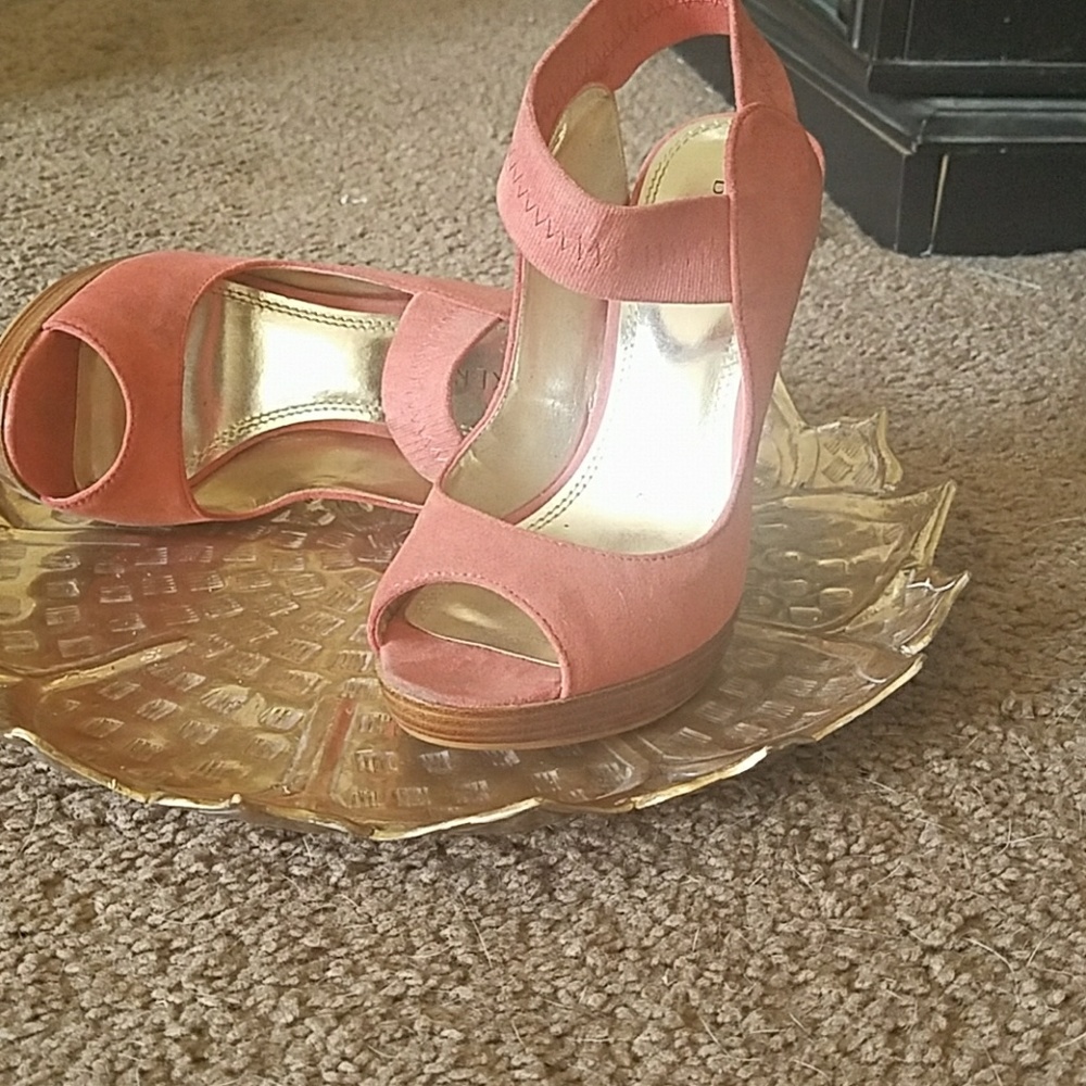 Heels - Picture 3 of 3